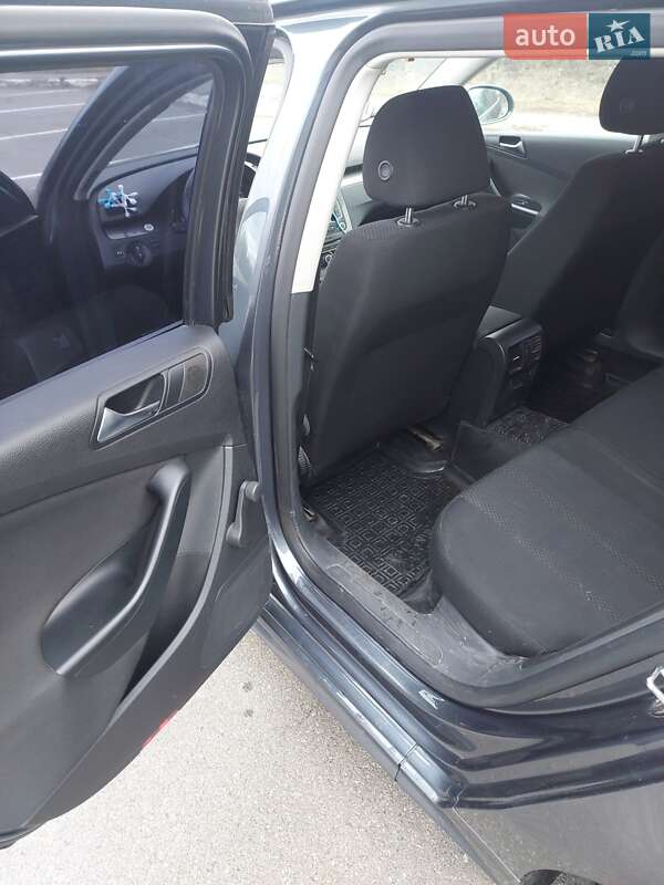 Универсал Volkswagen Passat 2010 в Конотопе