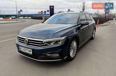 Универсал Volkswagen Passat 2020 в Киеве