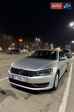 Седан Volkswagen Passat 2014 в Івано-Франківську