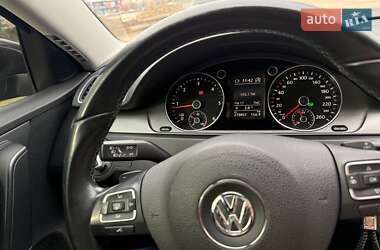 Універсал Volkswagen Passat 2012 в Києві