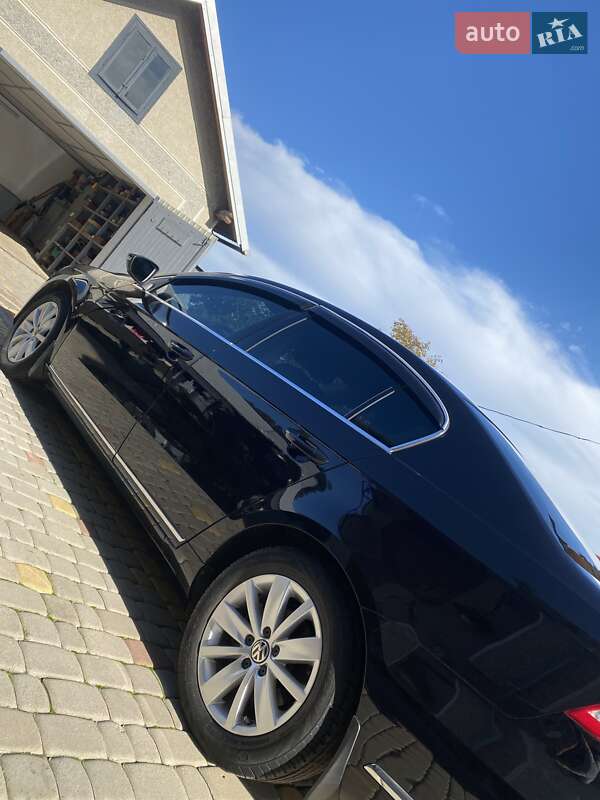 Седан Volkswagen Passat 2011 в Коломые