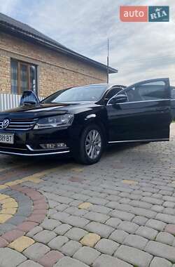 Седан Volkswagen Passat 2011 в Коломые