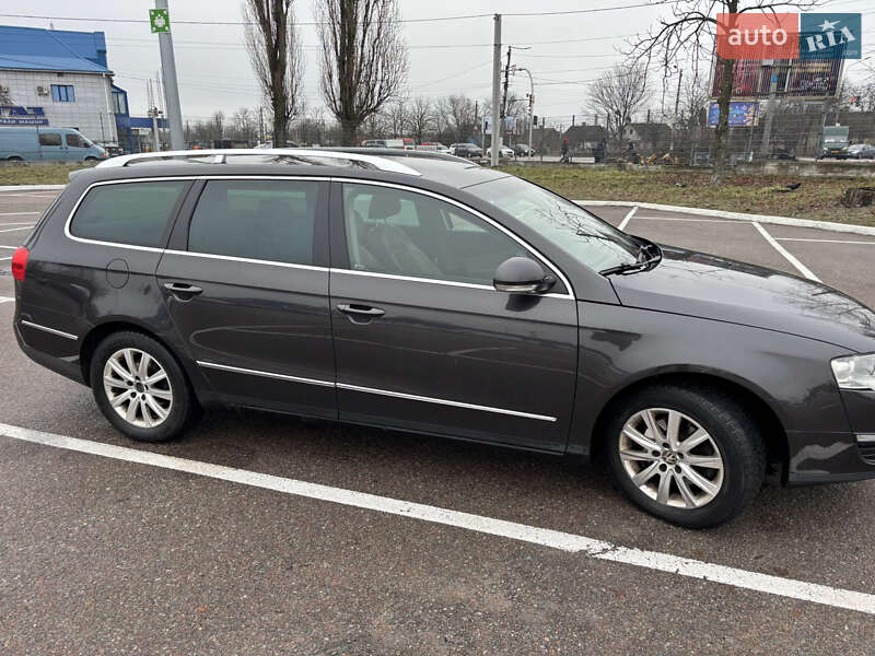 Універсал Volkswagen Passat 2009 в Житомирі