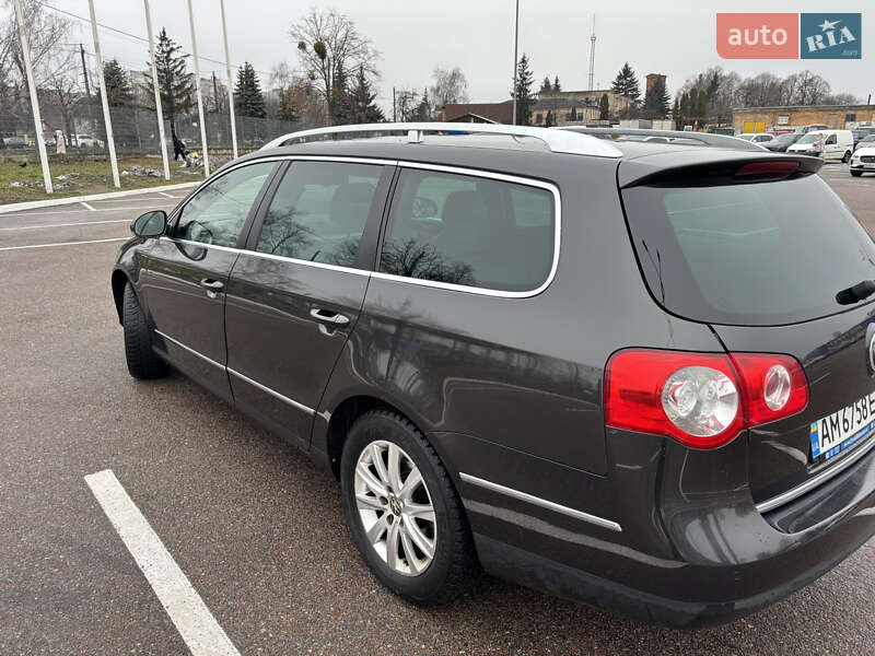 Універсал Volkswagen Passat 2009 в Житомирі