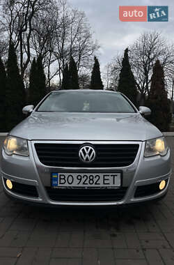 Универсал Volkswagen Passat 2010 в Киеве