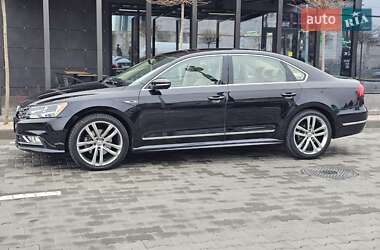 Седан Volkswagen Passat 2016 в Днепре