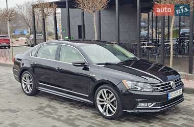 Седан Volkswagen Passat 2016 в Днепре