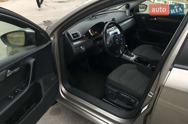 Седан Volkswagen Passat 2012 в 