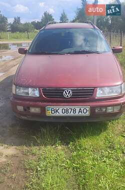 Универсал Volkswagen Passat 1996 в Ровно