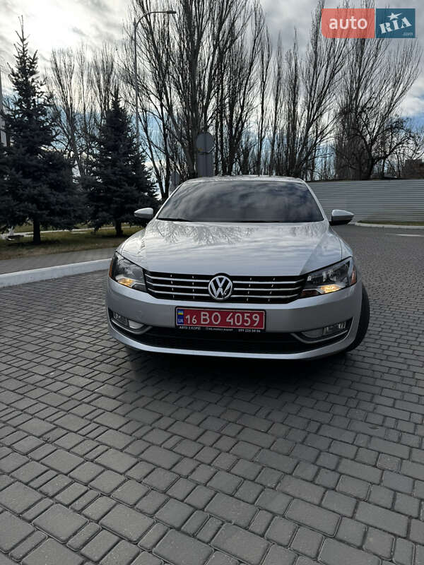 Седан Volkswagen Passat 2013 в Одессе