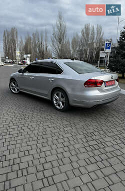 Седан Volkswagen Passat 2013 в Одессе