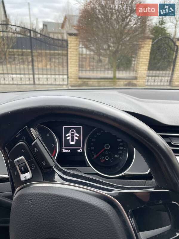 Універсал Volkswagen Passat 2016 в Луцьку