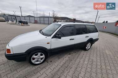 Универсал Volkswagen Passat 1988 в Кременце