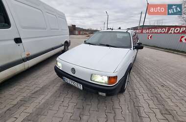 Универсал Volkswagen Passat 1988 в Кременце