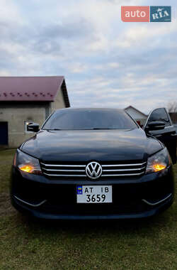 Седан Volkswagen Passat 2012 в Івано-Франківську