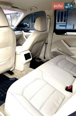 Седан Volkswagen Passat 2012 в 