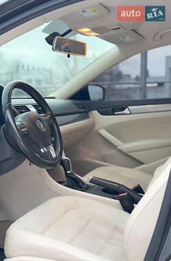 Седан Volkswagen Passat 2013 в Днепре