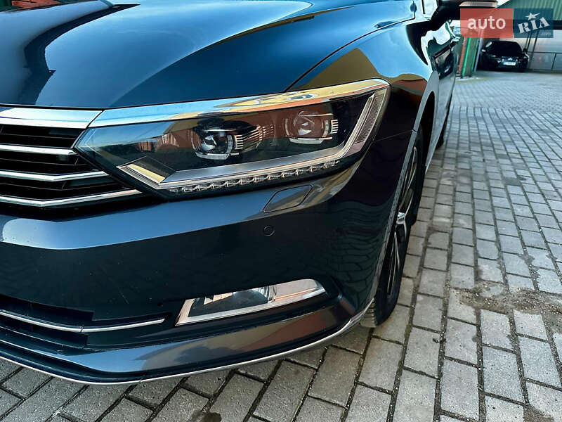 Седан Volkswagen Passat 2018 в Львове