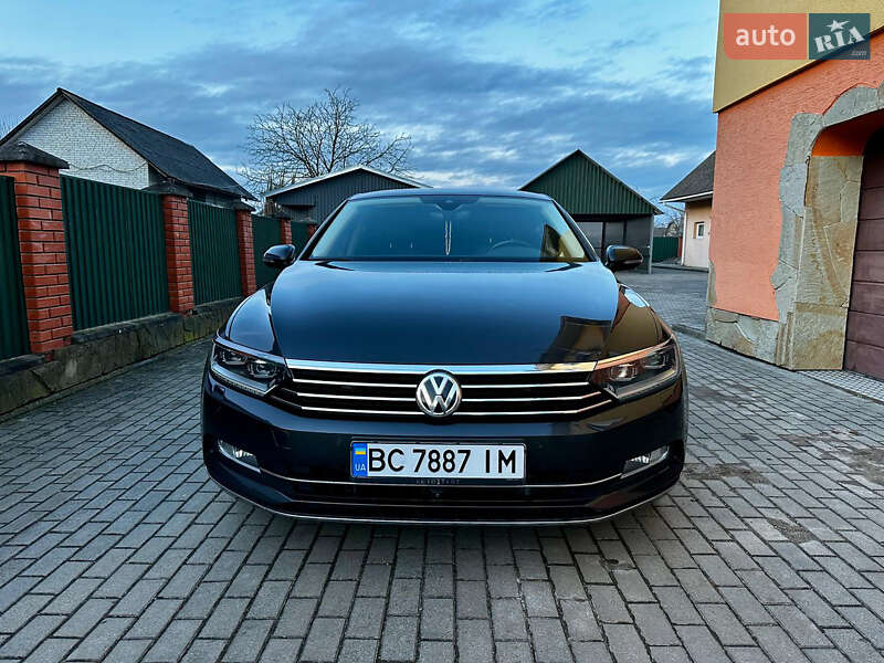Седан Volkswagen Passat 2018 в Львове