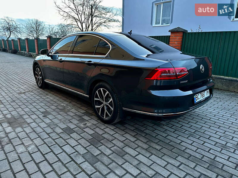 Седан Volkswagen Passat 2018 в Львове