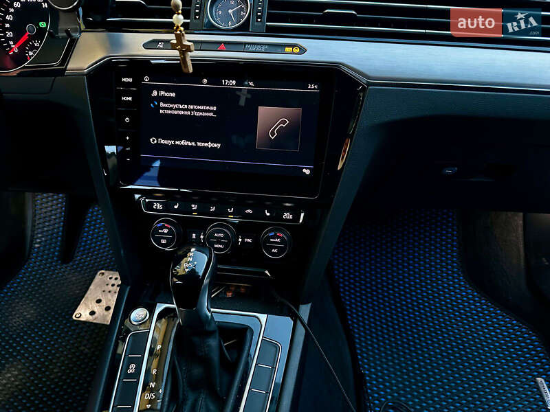 Седан Volkswagen Passat 2018 в Львове