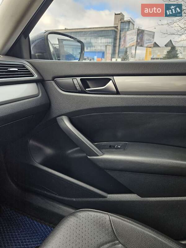 Седан Volkswagen Passat 2013 в Борисполе