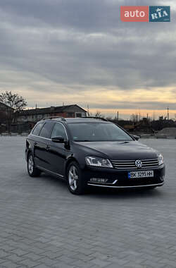 Універсал Volkswagen Passat 2011 в Рокитному