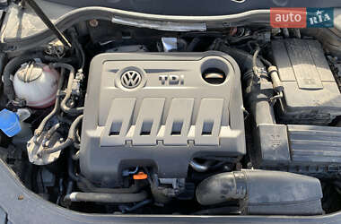 Универсал Volkswagen Passat 2011 в 