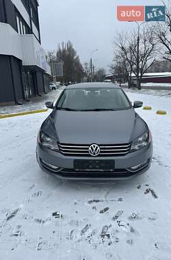 Седан Volkswagen Passat 2015 в Кам'янському