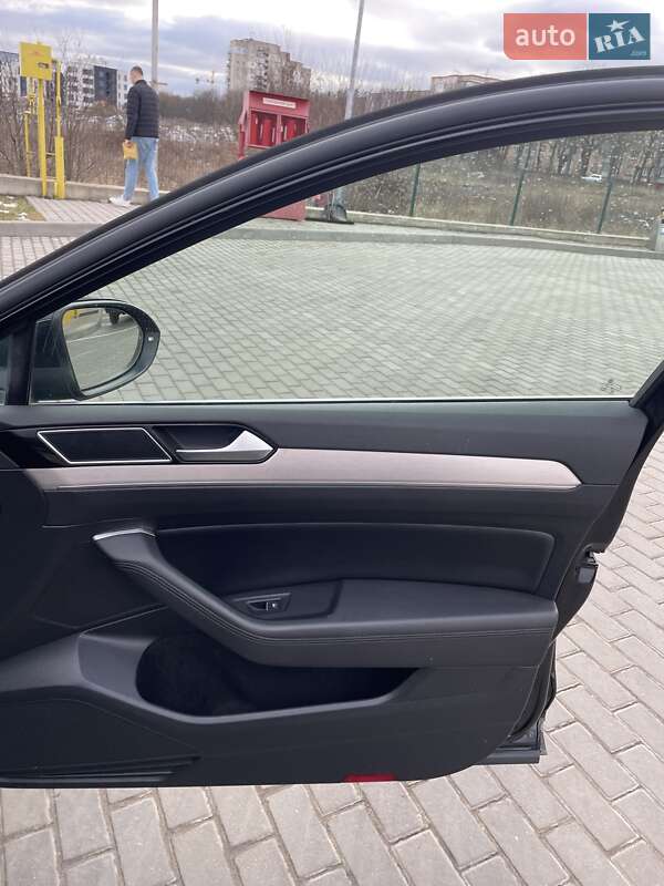 Универсал Volkswagen Passat 2018 в Ровно