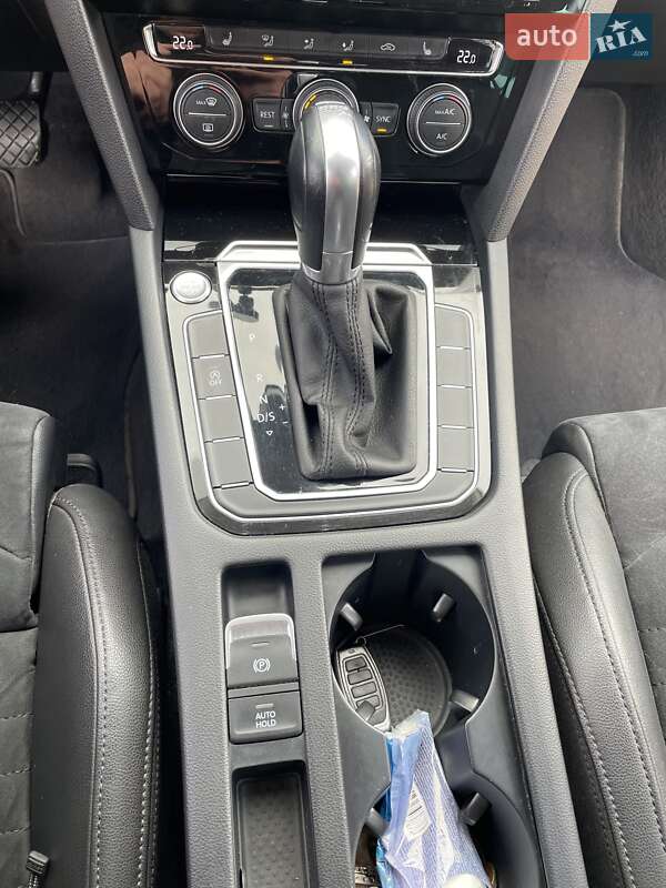 Универсал Volkswagen Passat 2018 в Ровно