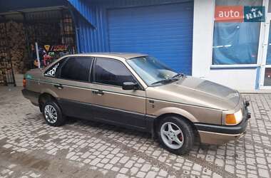 Седан Volkswagen Passat 1988 в 