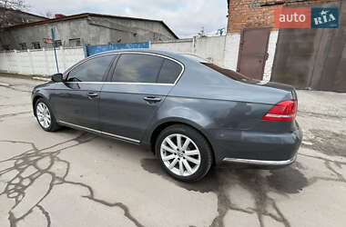 Седан Volkswagen Passat 2013 в Звягелі