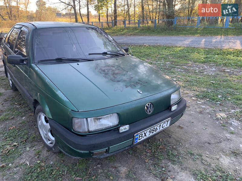 Седан Volkswagen Passat 1989 в Барановке