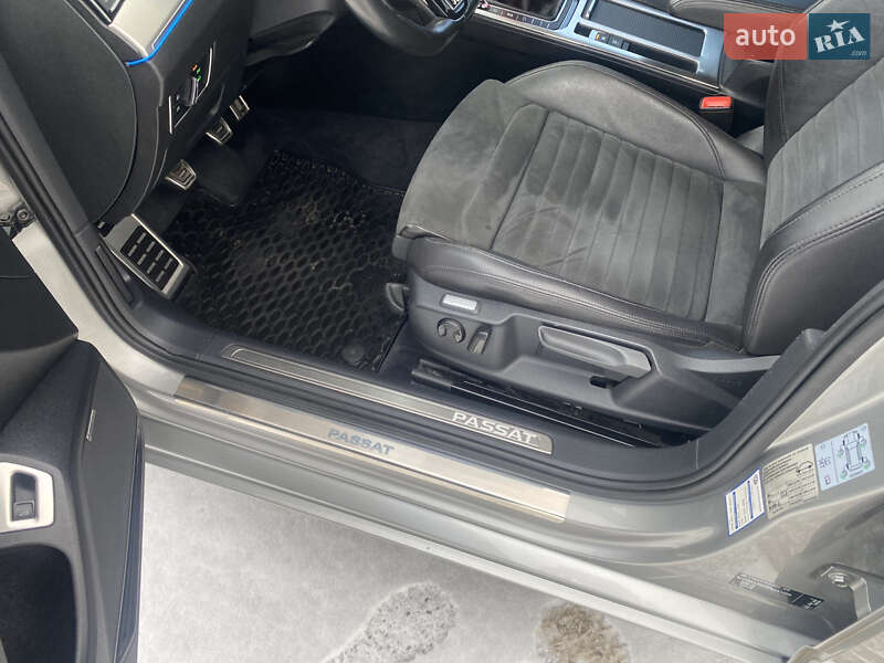Седан Volkswagen Passat 2016 в Коростене