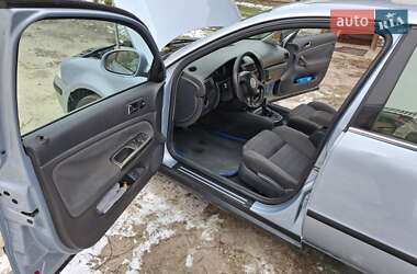Седан Volkswagen Passat 2004 в 