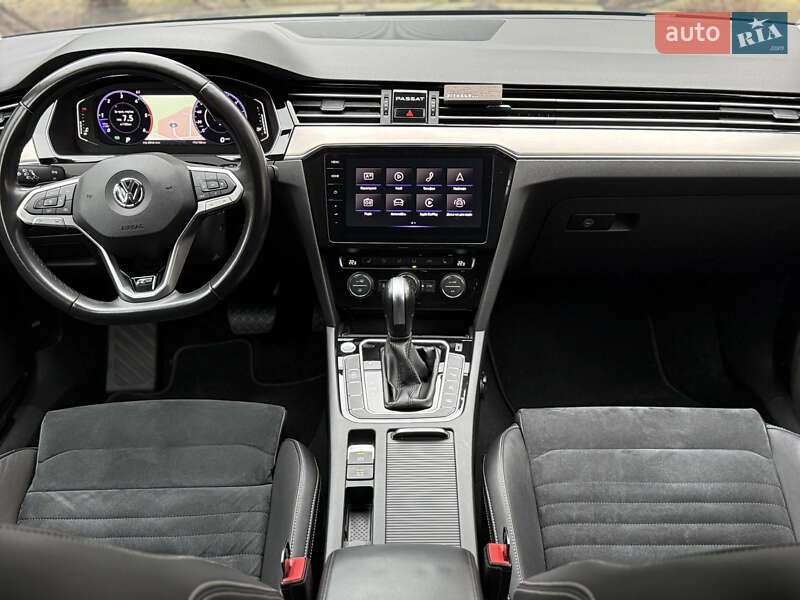 Седан Volkswagen Passat 2020 в Рава-Русской