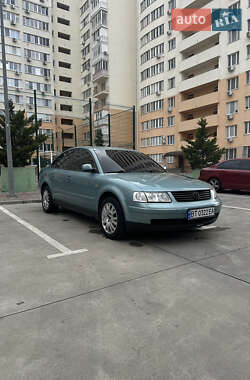 Седан Volkswagen Passat 2000 в Одесі