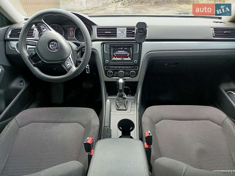 Седан Volkswagen Passat 2016 в Криничках