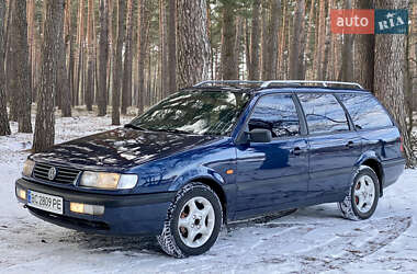 Універсал Volkswagen Passat 1994 в Харкові