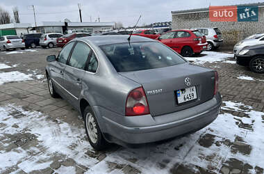 Седан Volkswagen Passat 2003 в Днепре