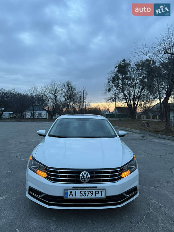 Седан Volkswagen Passat 2018 в Киеве фото 35 Седан Volkswagen Passat 2018 в Киеве