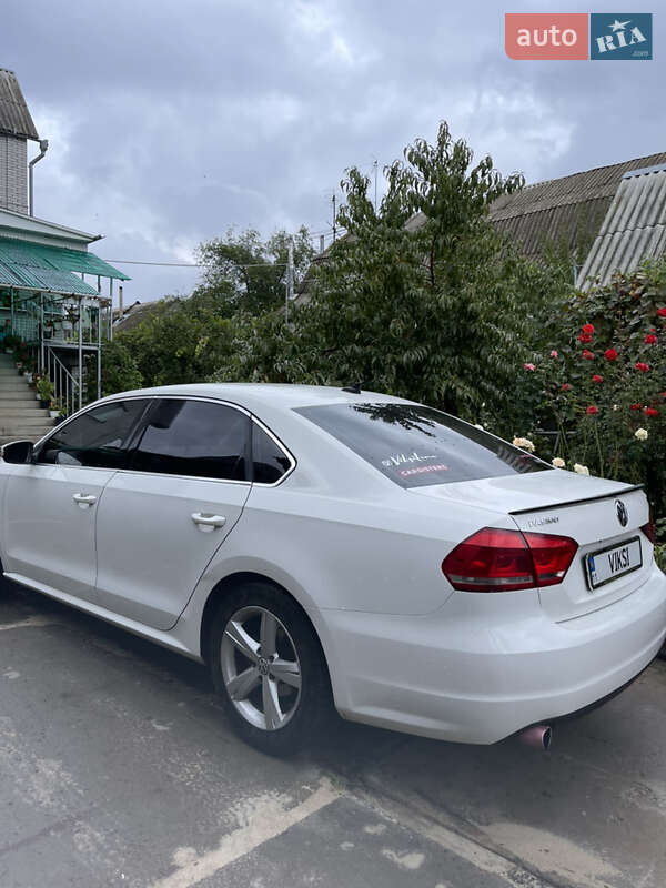 Седан Volkswagen Passat 2015 в Киеве