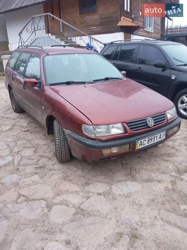 Универсал Volkswagen Passat 1996 в 