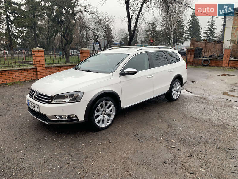 Универсал Volkswagen Passat 2014 в Ровно