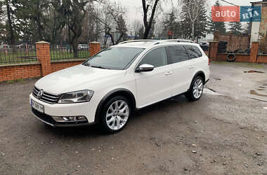 Универсал Volkswagen Passat 2014 в Ровно