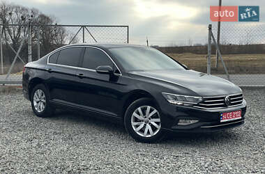 Седан Volkswagen Passat 2020 в Львове