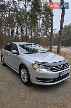 Седан Volkswagen Passat 2014 в Києві