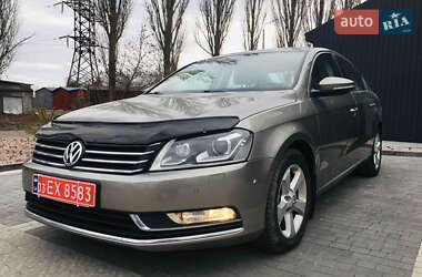 Седан Volkswagen Passat 2013 в Рівному