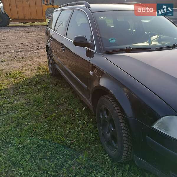 Универсал Volkswagen Passat 2002 в Киеве